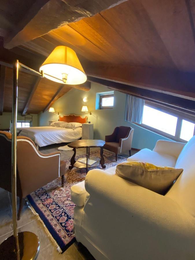 Monticello d'Alba Foresteria Ristorante Conti Roero المظهر الخارجي الصورة