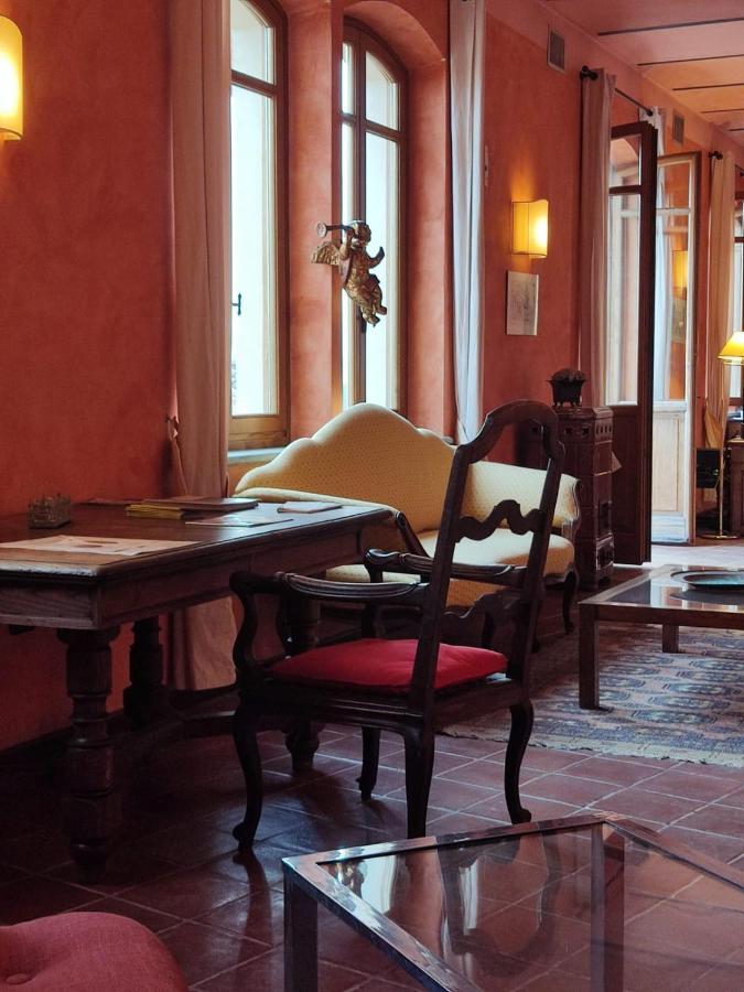 Monticello d'Alba Foresteria Ristorante Conti Roero المظهر الخارجي الصورة
