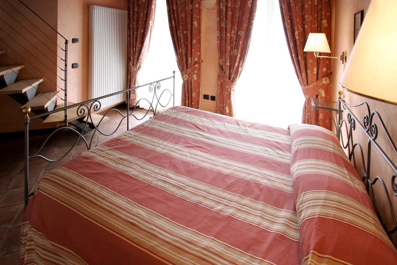 Monticello d'Alba Foresteria Ristorante Conti Roero المظهر الخارجي الصورة