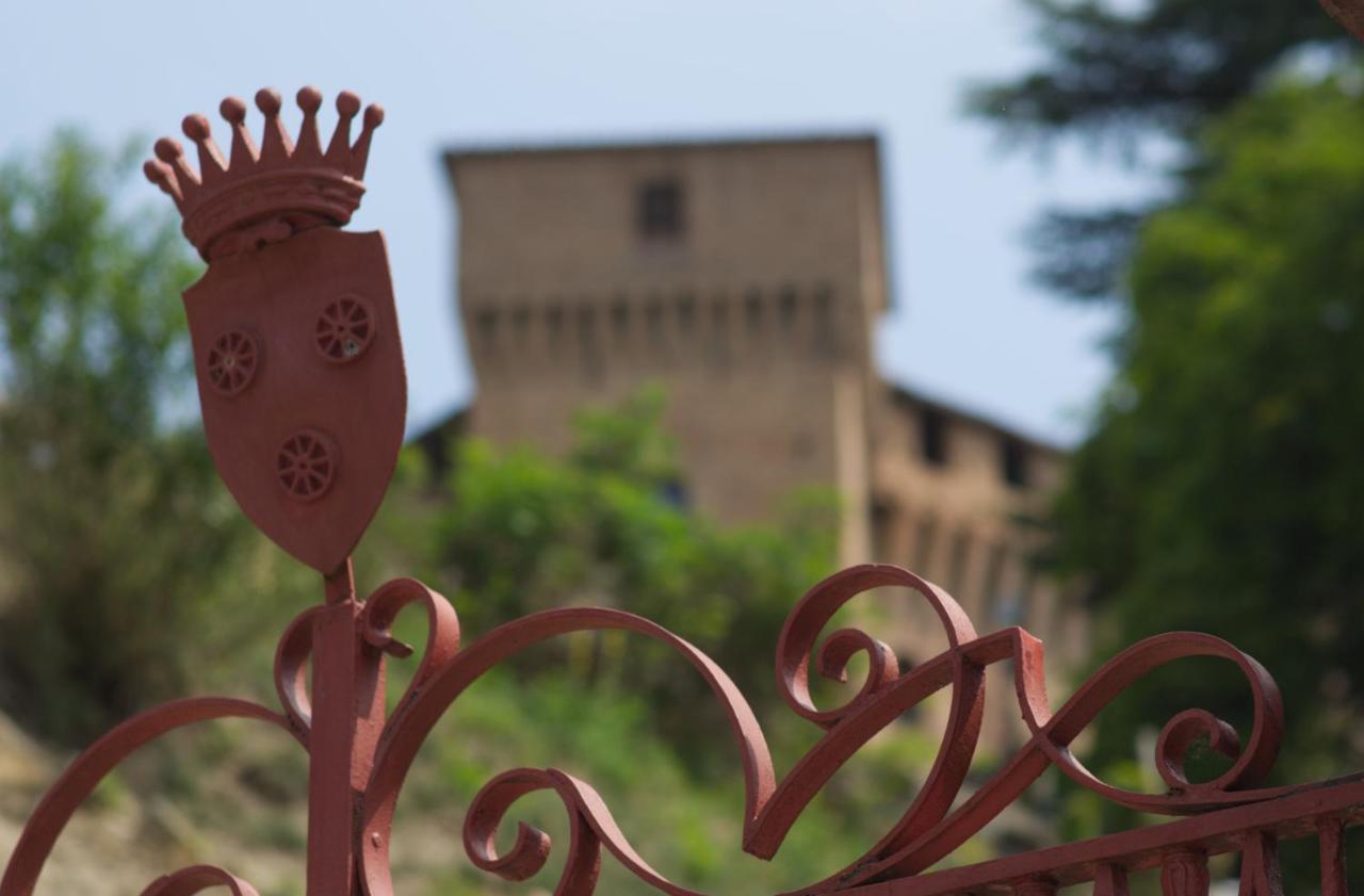 Monticello d'Alba Foresteria Ristorante Conti Roero المظهر الخارجي الصورة