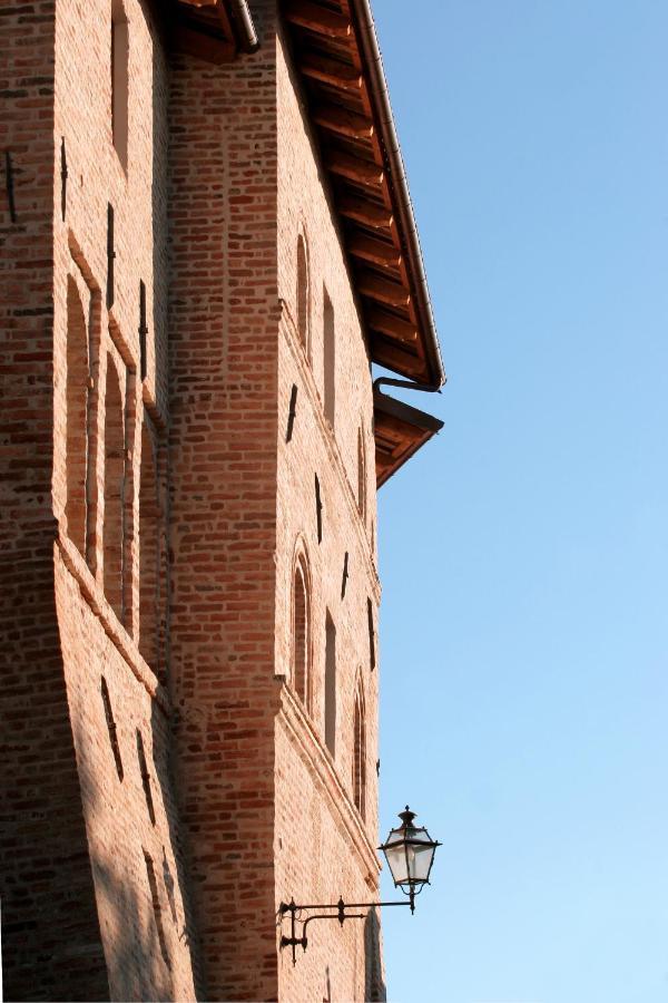 Monticello d'Alba Foresteria Ristorante Conti Roero المظهر الخارجي الصورة