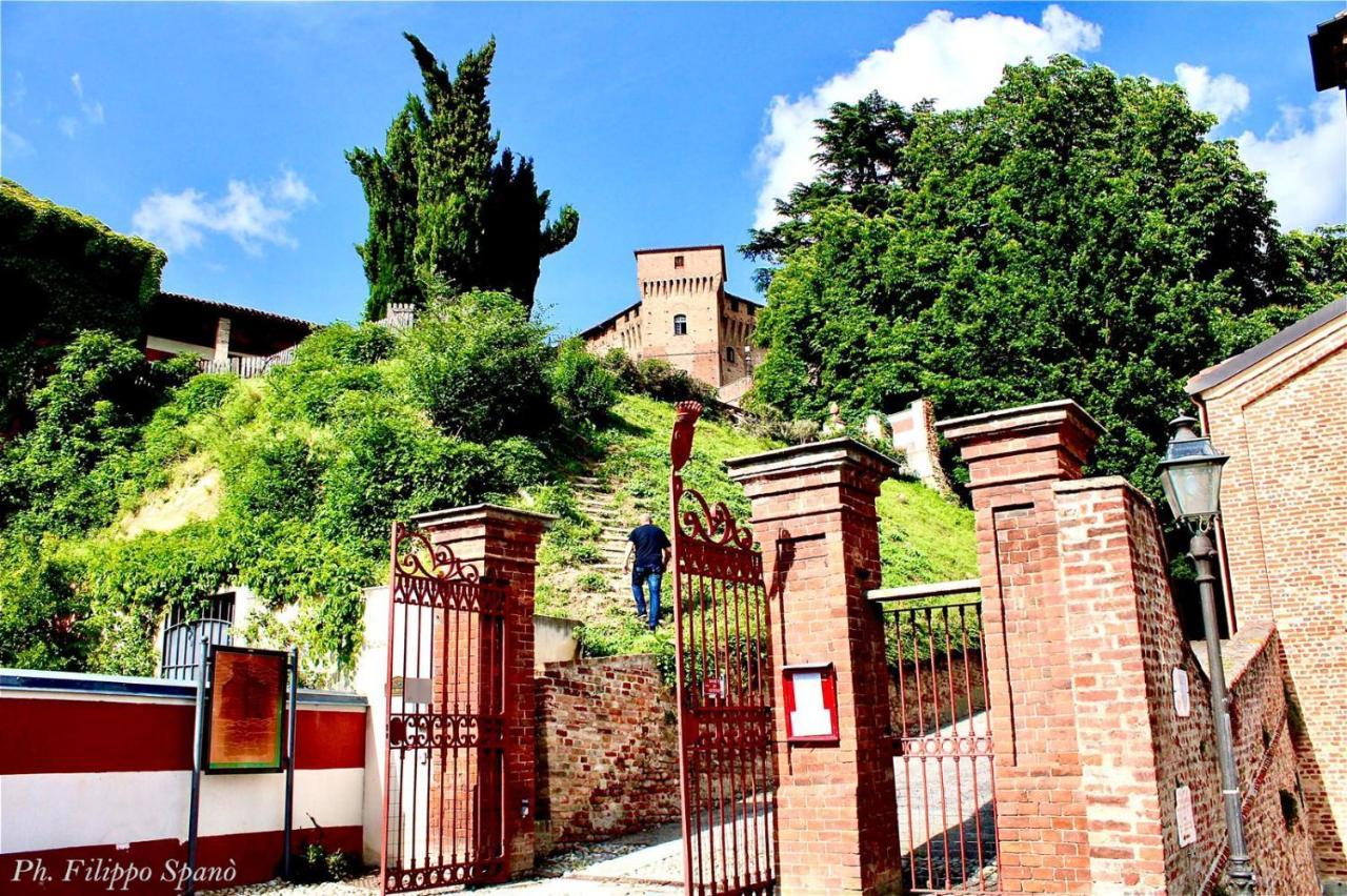 Monticello d'Alba Foresteria Ristorante Conti Roero المظهر الخارجي الصورة