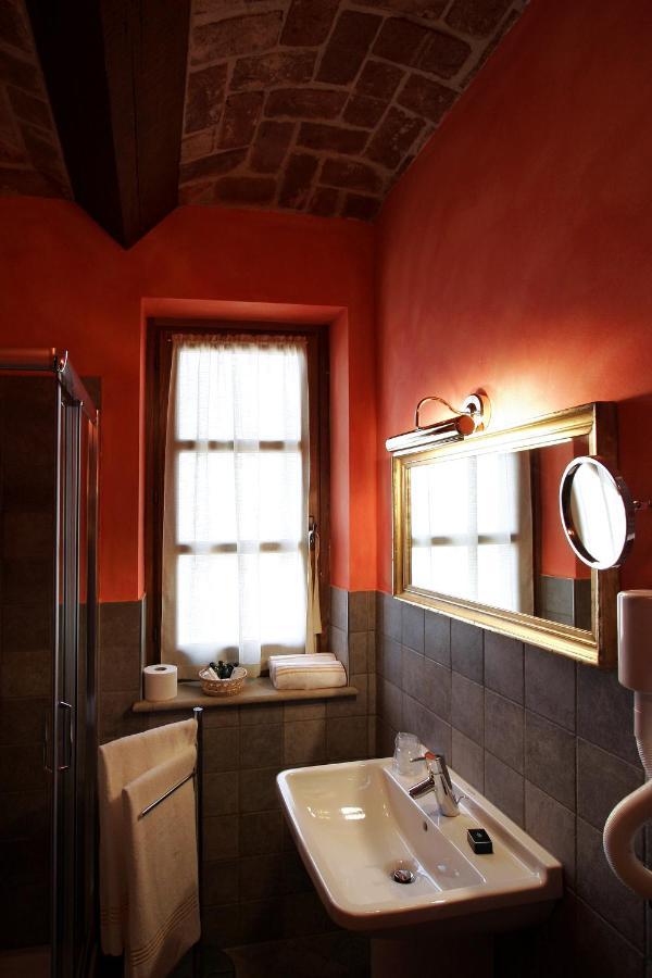 Monticello d'Alba Foresteria Ristorante Conti Roero المظهر الخارجي الصورة