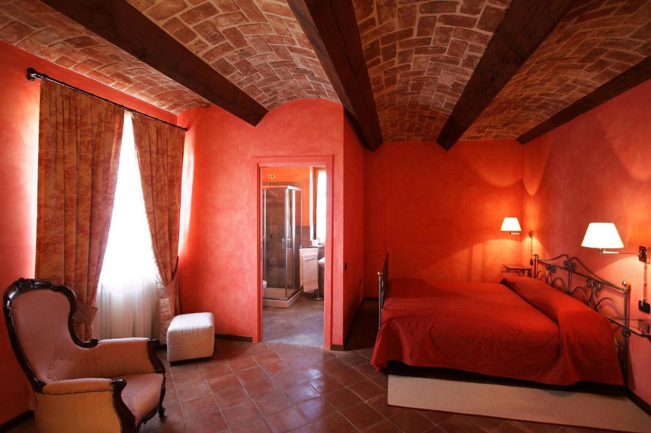 Monticello d'Alba Foresteria Ristorante Conti Roero المظهر الخارجي الصورة