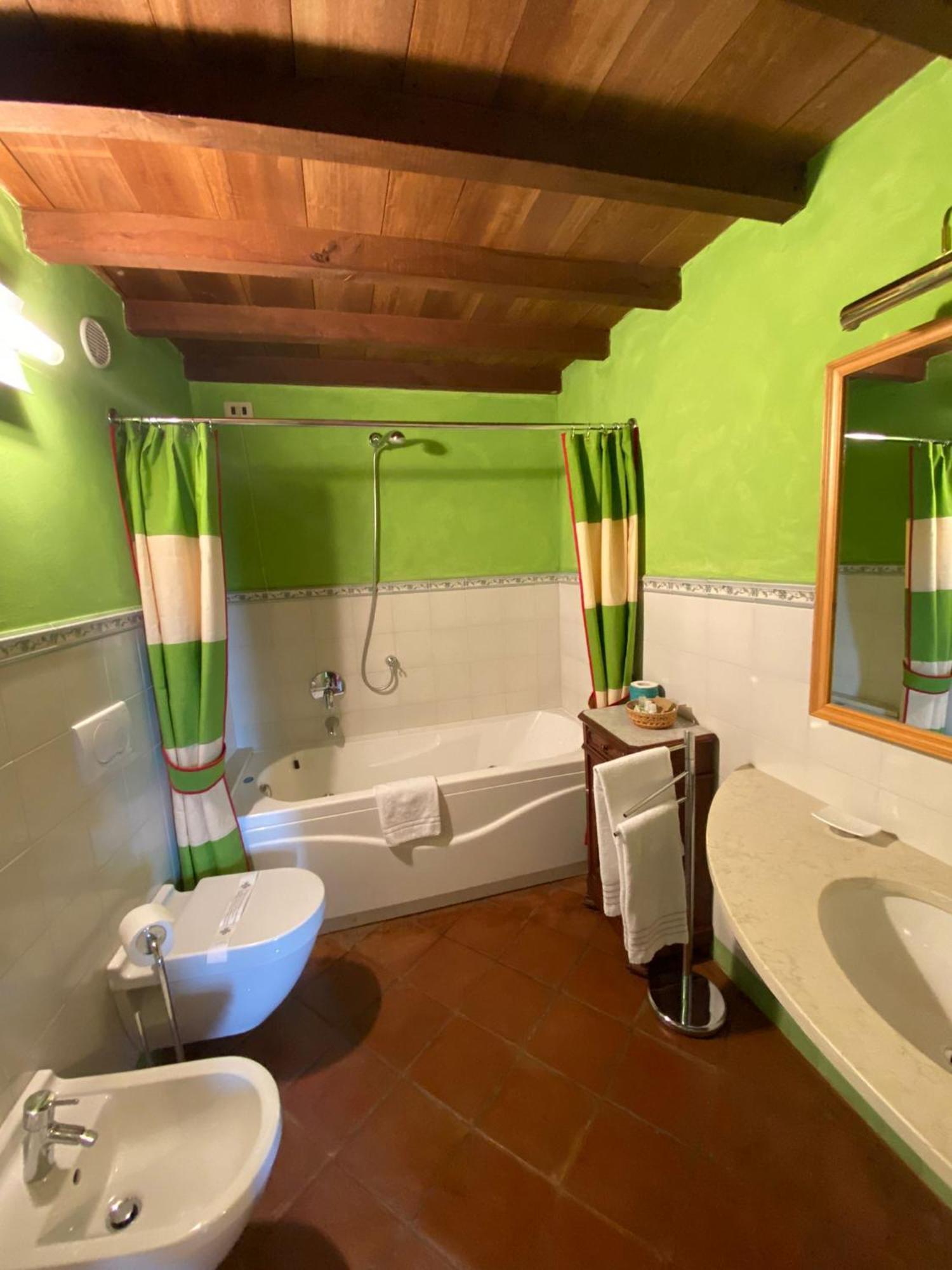 Monticello d'Alba Foresteria Ristorante Conti Roero الغرفة الصورة